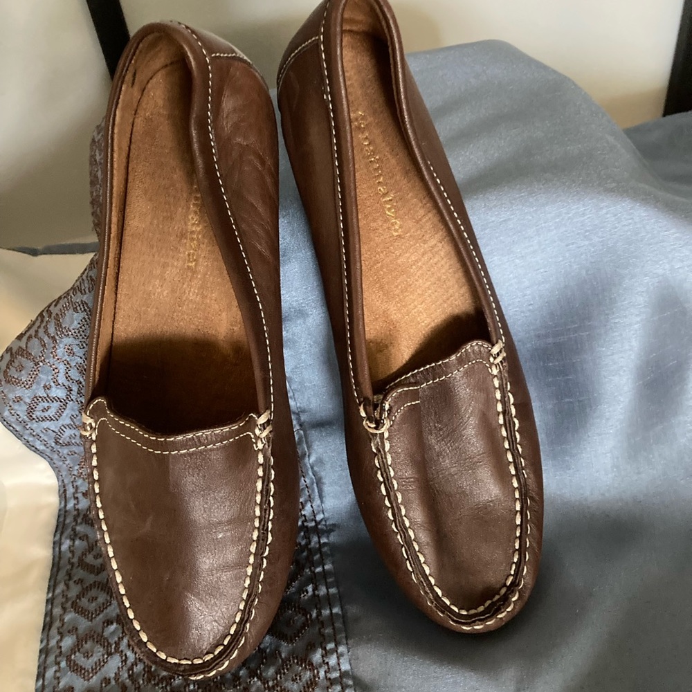 Womens NATURALIZER slip on loafer